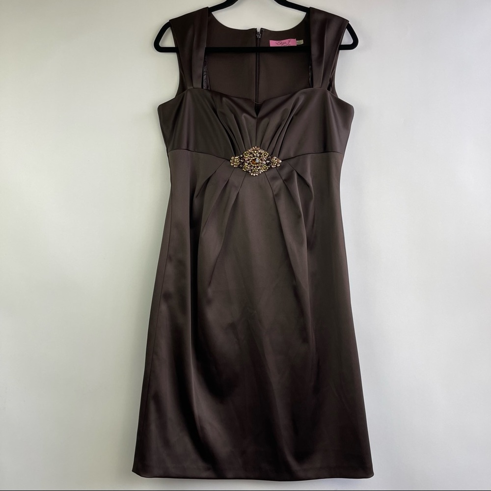 Eliza J Satin Formal Evening Dress With Beaded Brooch Size 10